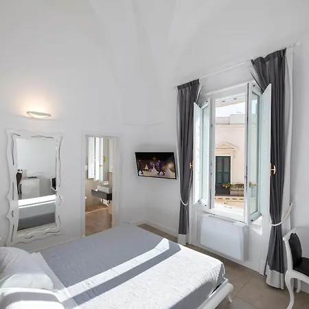 Palazzo Marini Di Charme 4* 莱切