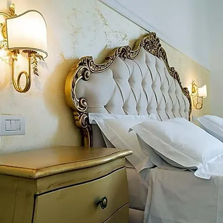 Bed & Breakfast Palazzo Marini Di Charme 4*
